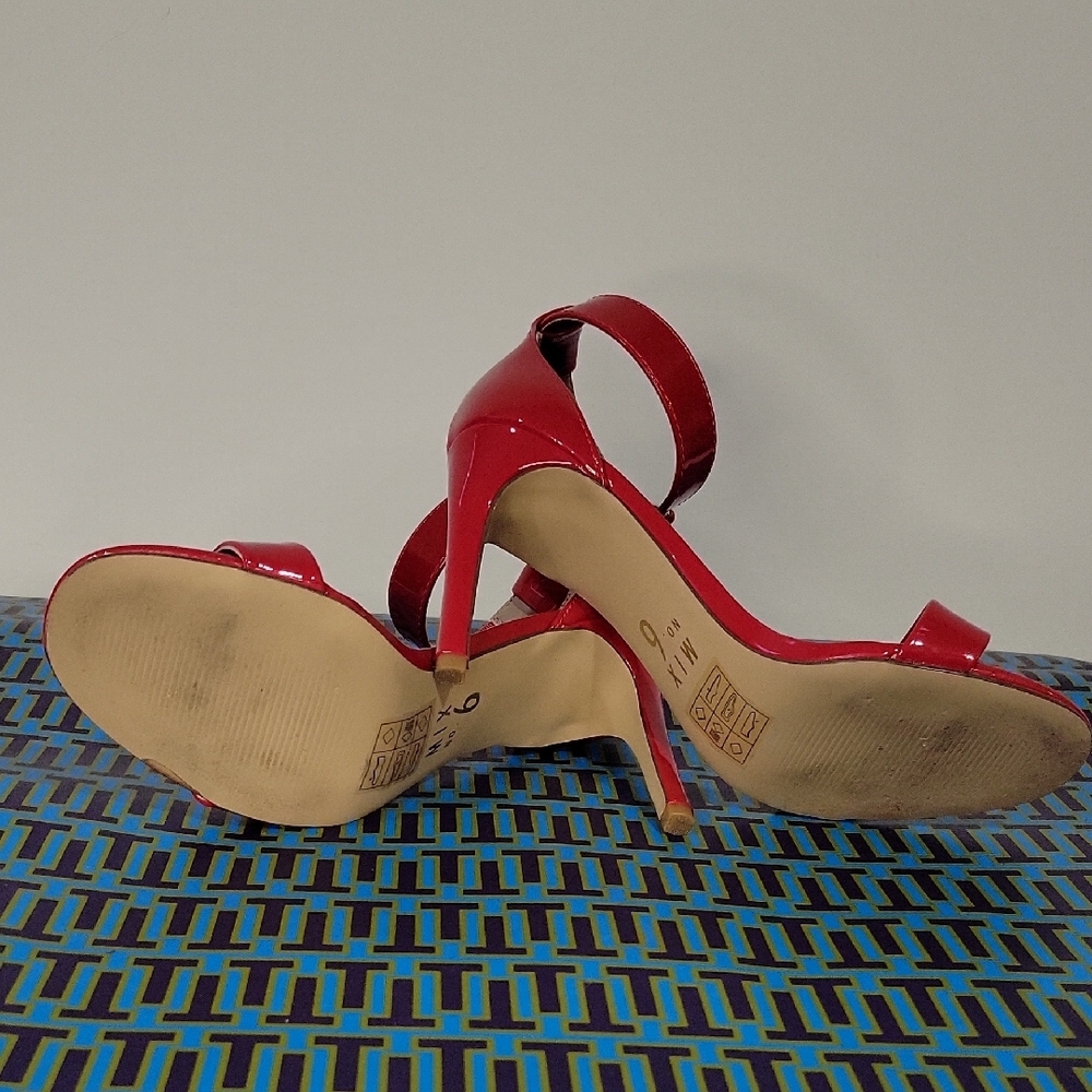Scarlet Red Patent Leather High Heel Sandals- LIKE NEW Size 8.5 - Picture 10 of 16